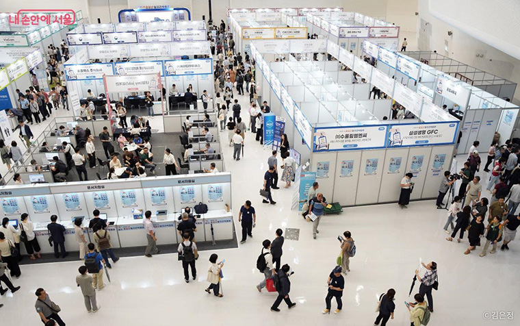 권역별 잡페어를 연 5회 개최하고, 7월에는 대규모 일자리박람회를 개최한다.