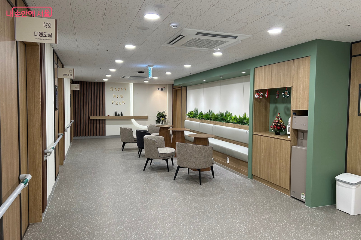 느티나무쉼터의 라운지 공간 &copy;류한민