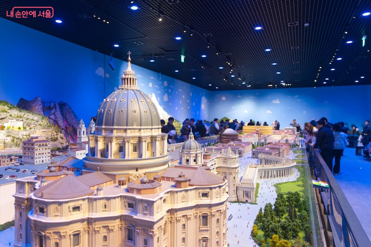 올 겨울 노원기차마을을 최고의 명소로 견인한 '이탈리아관'이 새롭게 개관한 모습