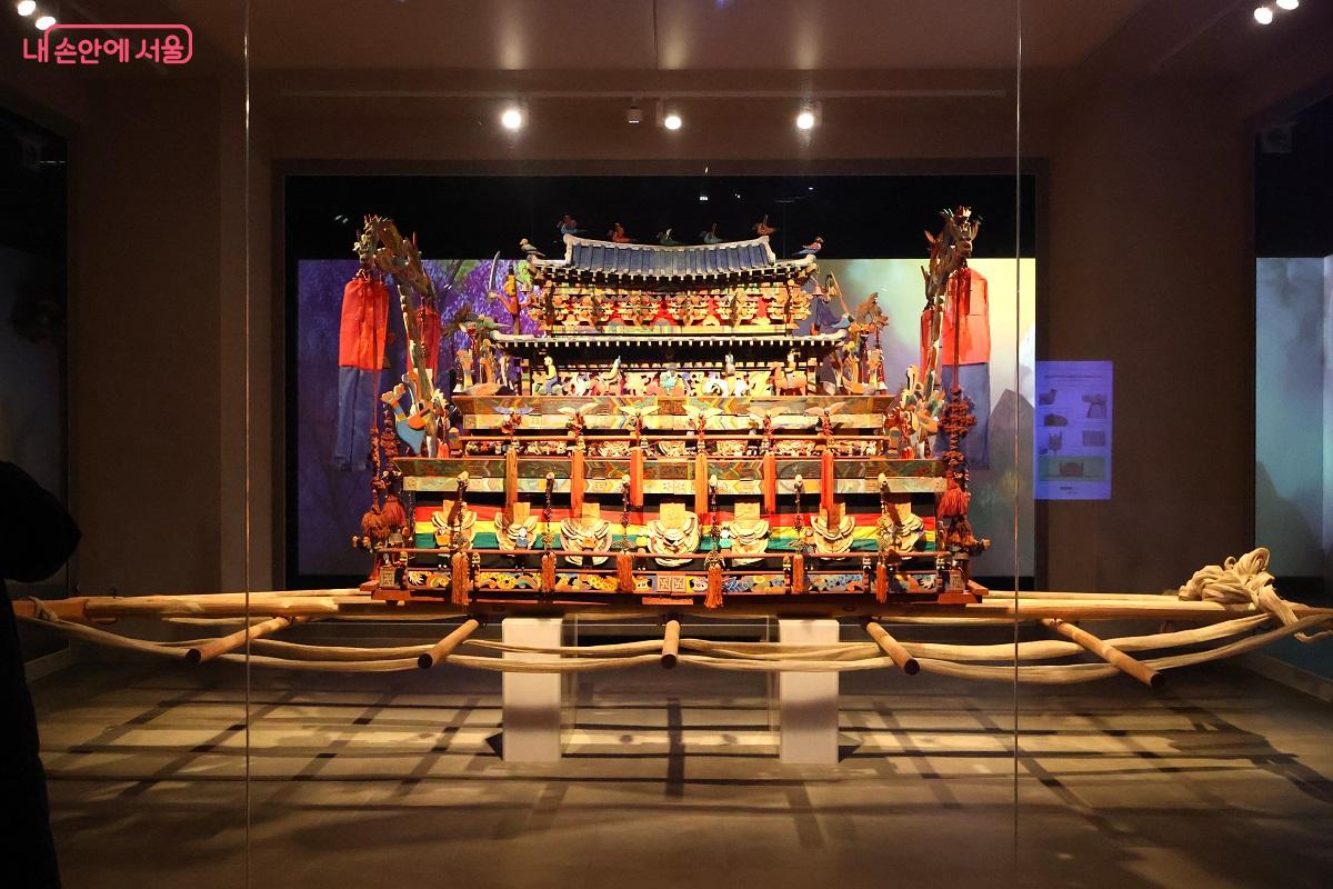 제3전시관 <한국인의 일생>, 사람이 태어나 죽을 때까지 겪는 관혼상제 등 주요 통과의례를 통해 한국인의 가치관을 담아낸다. &copy;김대진