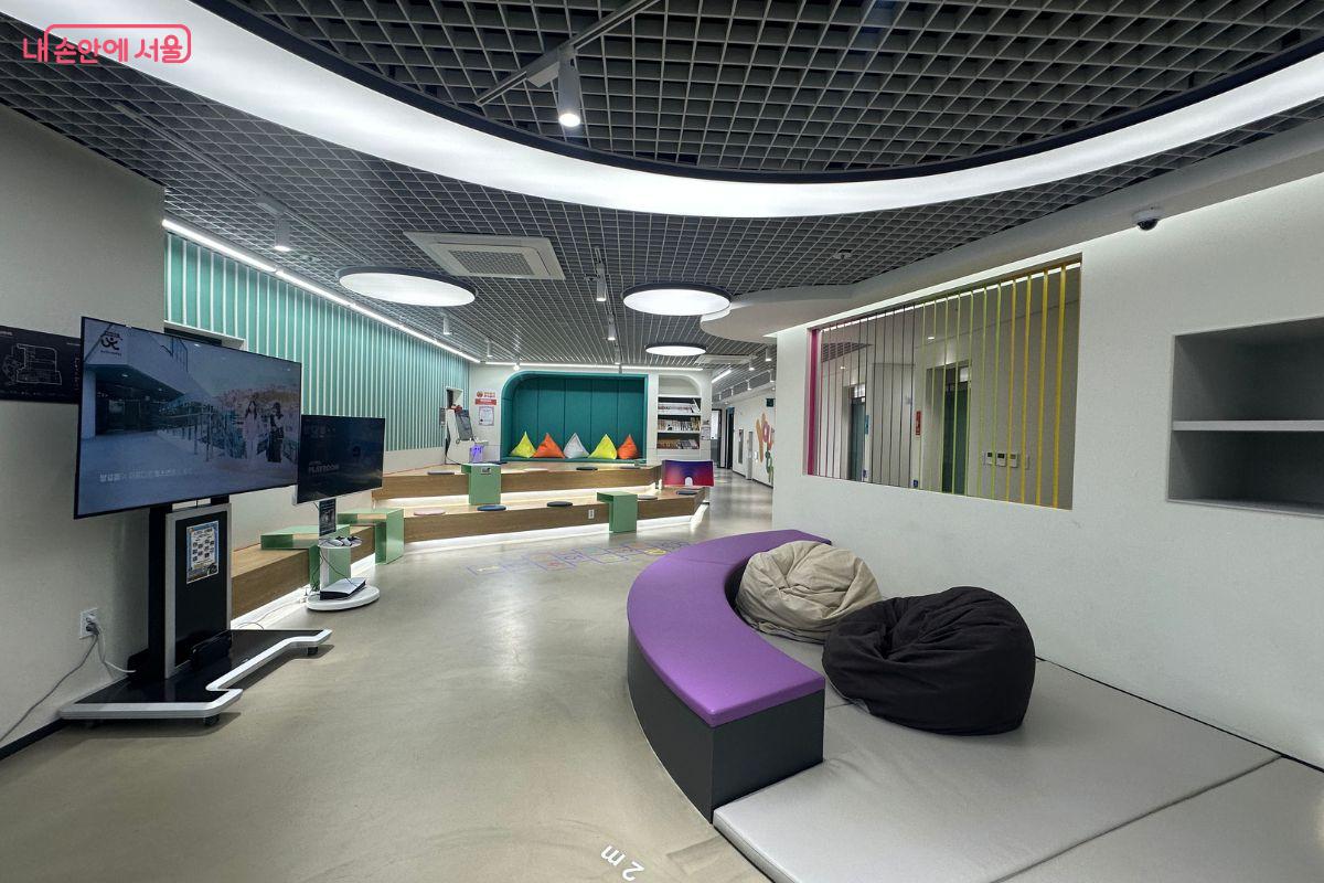 2층에 마련된 종로청소년문화의집 &copy;김재형