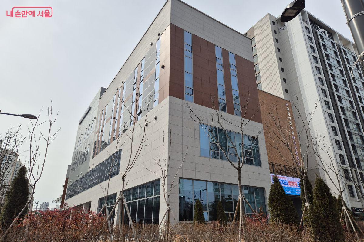 서울디지털동행플라자 동대문센터는 휘경이문누리 종합사회복지관 안에 자리하고 있다. ©조현정
