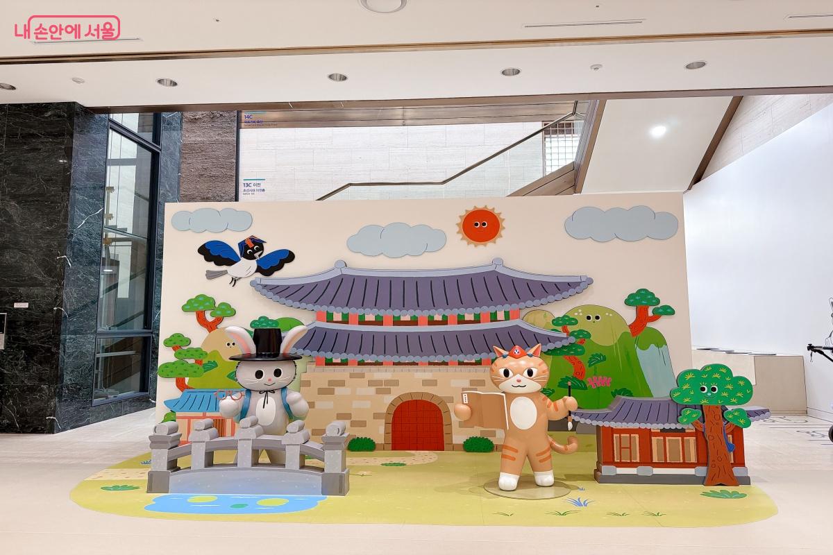 '한양탐험대'라는 주제로 아이들이 직접 참여할 수 있는 체험형 전시를 진행 중이다. ©노윤지