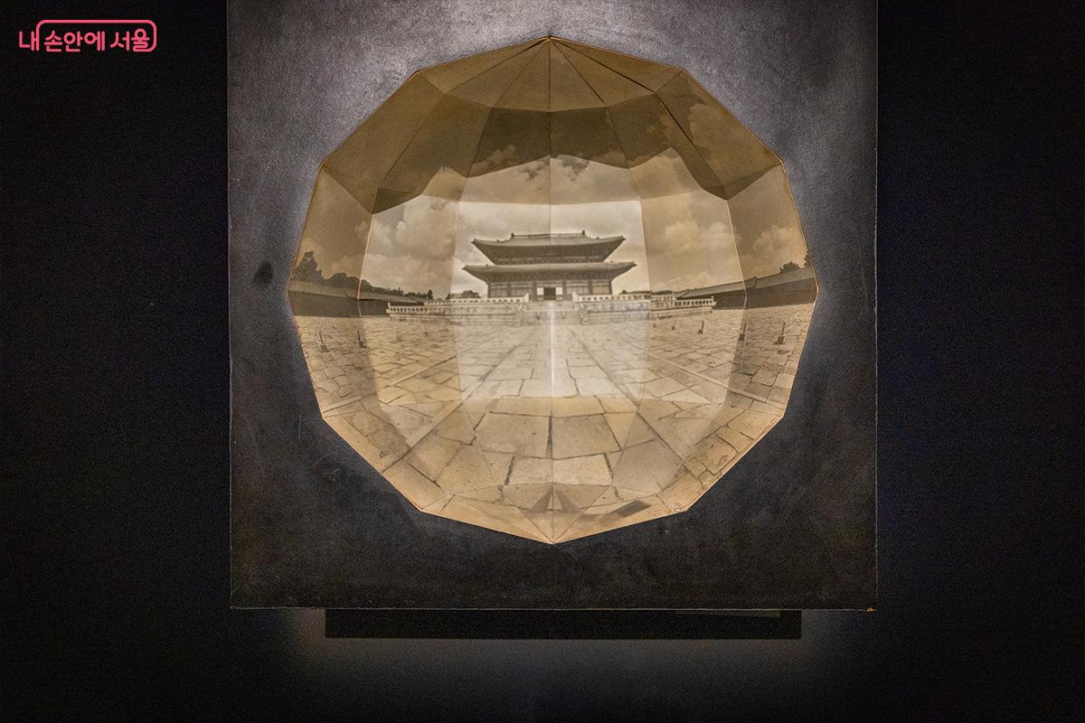 구형 구조 속에 담긴 실험적 사진 작업 &copy;장신자