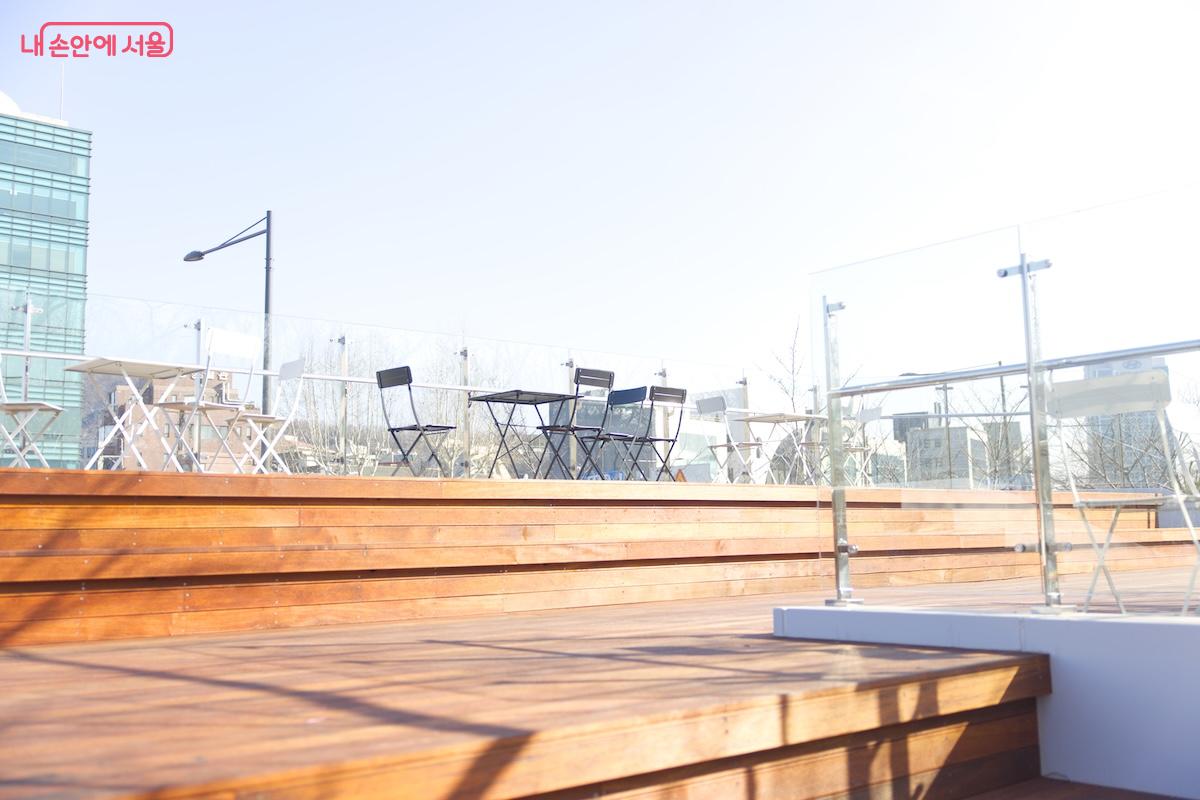 조만간 봄이 오면 많은 사람들이 카페와 여의천 수변공간을 즐길 것 같다