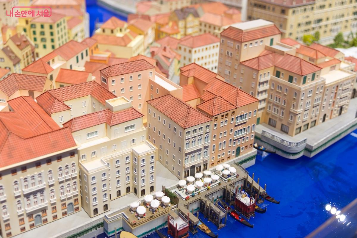 베네치아, 나폴리, 피렌체 등 다양한 명소를 모형으로 만날 수 있다