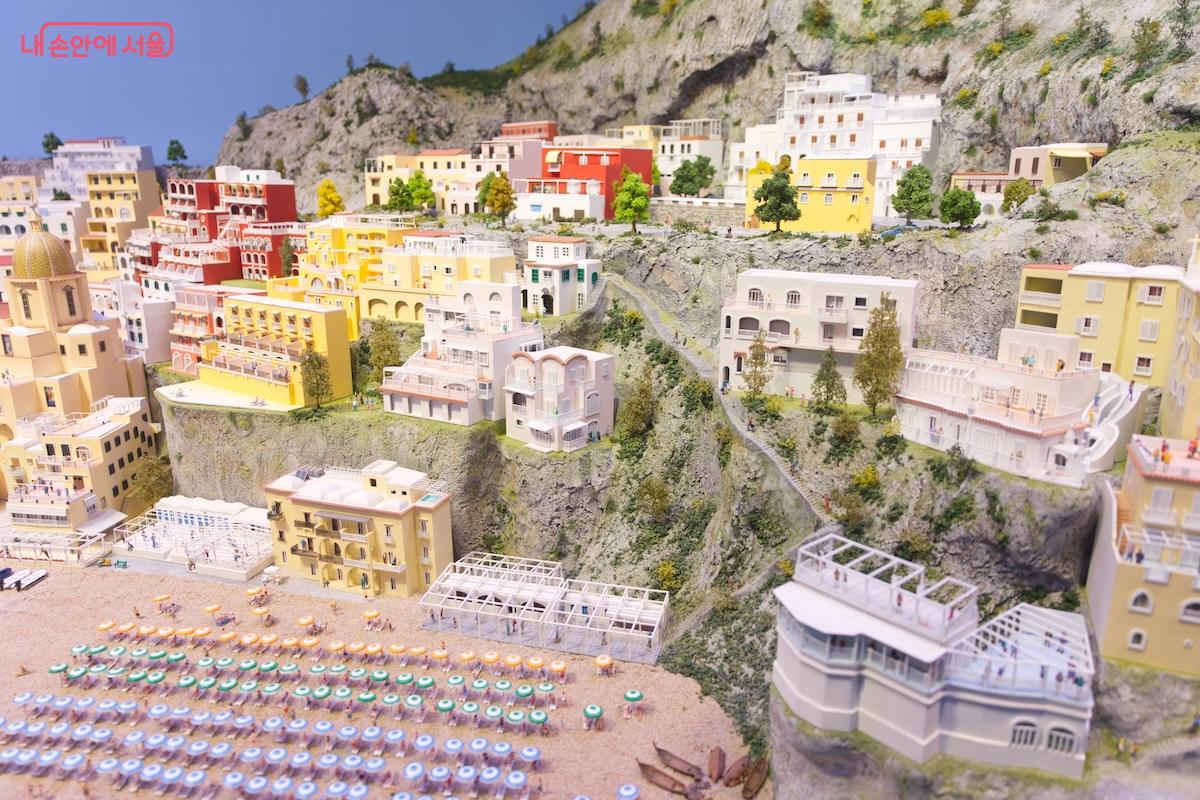 사진으로 모두 표현하기는 어려움이 있어 직접 현장에서 관람하는 것을 추천한다