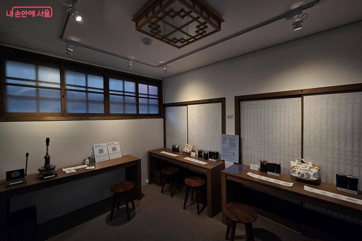 1918년 고희동 화백이 일본 유학을 마치고 돌아와 직접 설계해 지은 목조 한옥이다. &copy;정민호