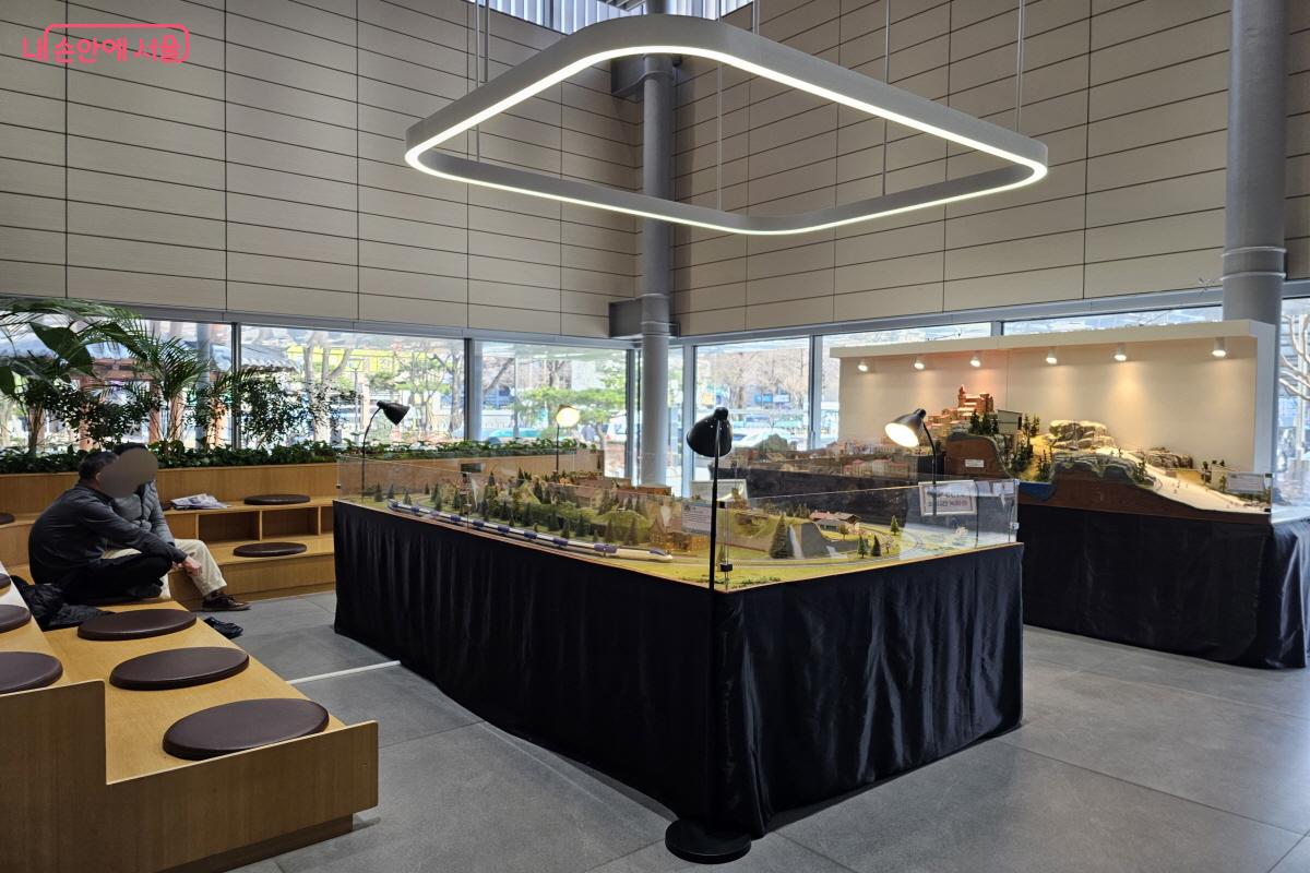 노원구청에 방문하여 독서, 음악 등 다양한 공간을 즐겨보길 바란다. ⓒ염지연