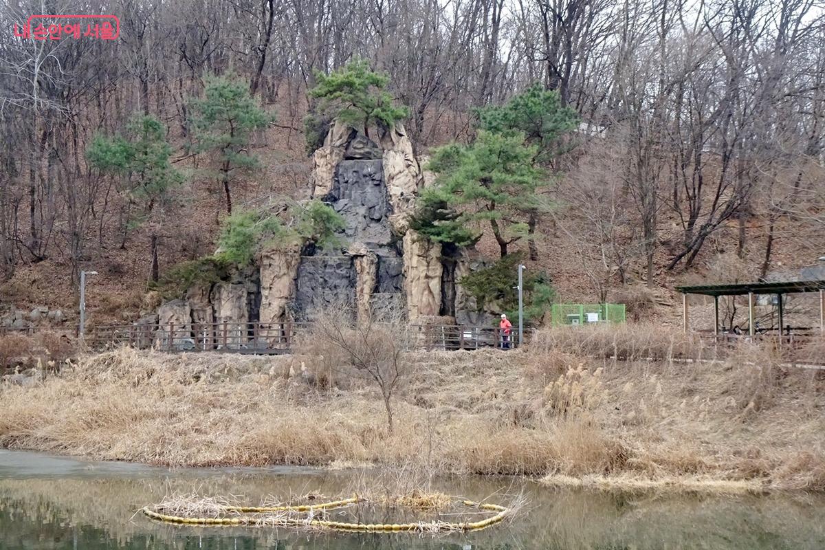 쉬어가기 좋은 구파발천 폭포 ⓒ김종성  
