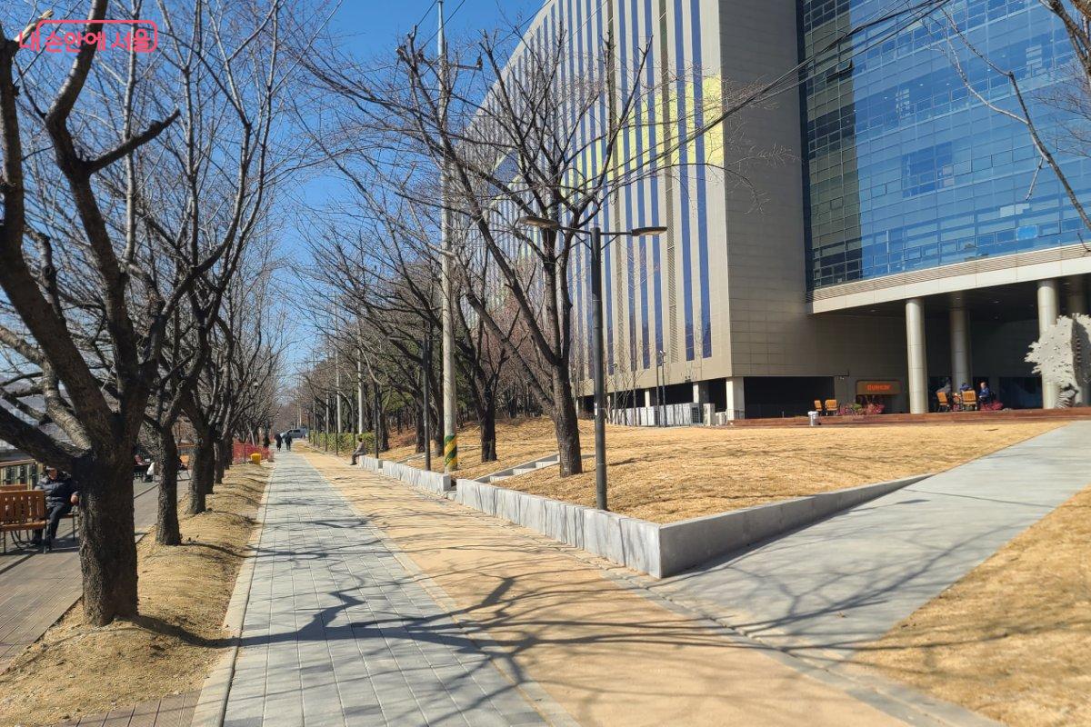 산책로 시작 위치 주변 모습 &copy;김미정