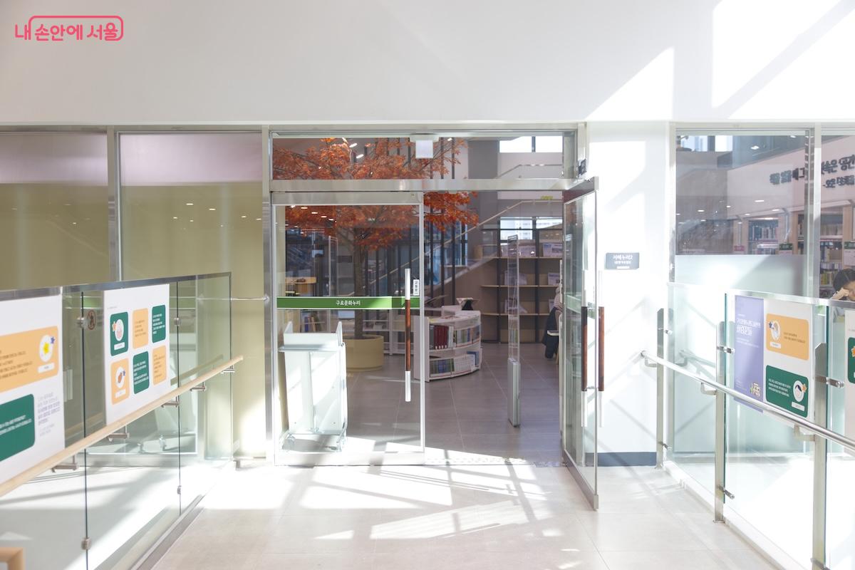 채광도 좋은 편으로 각 공간에 대한 사진이 참 잘나오는 멋진 곳이었다