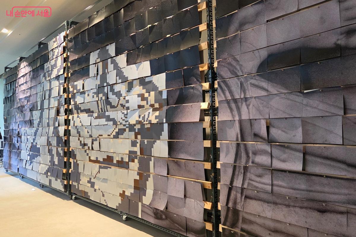 27팀의 작가가 참여해 인간과 환경을 미디어로 이해한다. &copy;김미선