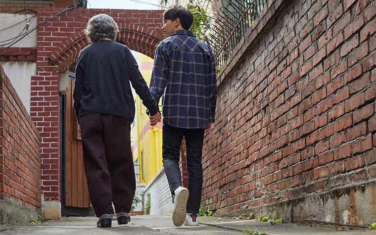 가족 돌보는 청소년&middot;청년에 자기돌봄비 지원&hellip;최대 8개월, 월 30만 원