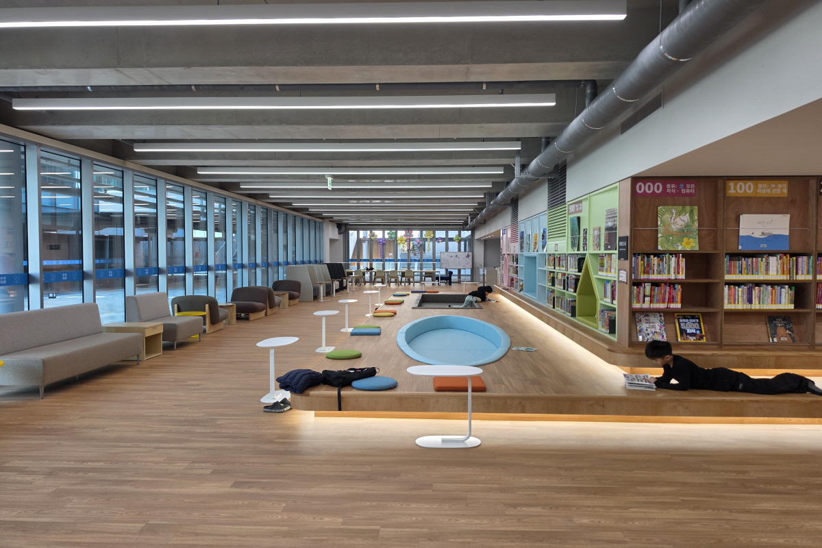&ldquo;장애와 비장애의 경계를 허물다&rdquo;&hellip;어울림플라자와 모두를 위한 &lsquo;도서관&rsquo;