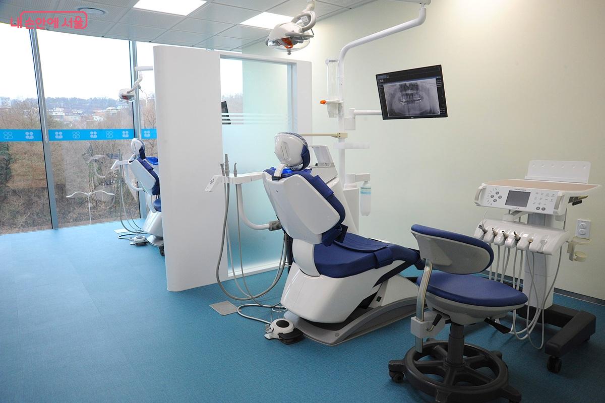 서부장애인치과병원 진료실 &copy;조수봉
