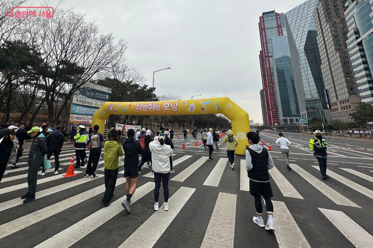 코스틑 본격적으로 돌아봤다. 제일 오른쪽은 자전거 통행이 가능했다. &copy;김재형