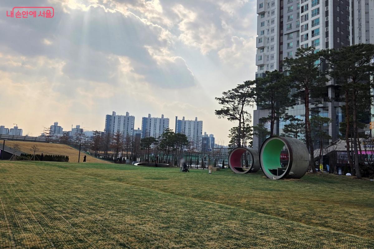 지역 주민들의 사랑을 받는 금나래증앙공원 &copy;김미선