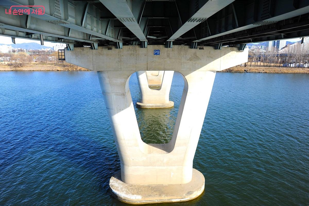 ‘광진교 8번가’에서 본 광진교 상판과 교각 ⓒ조수봉