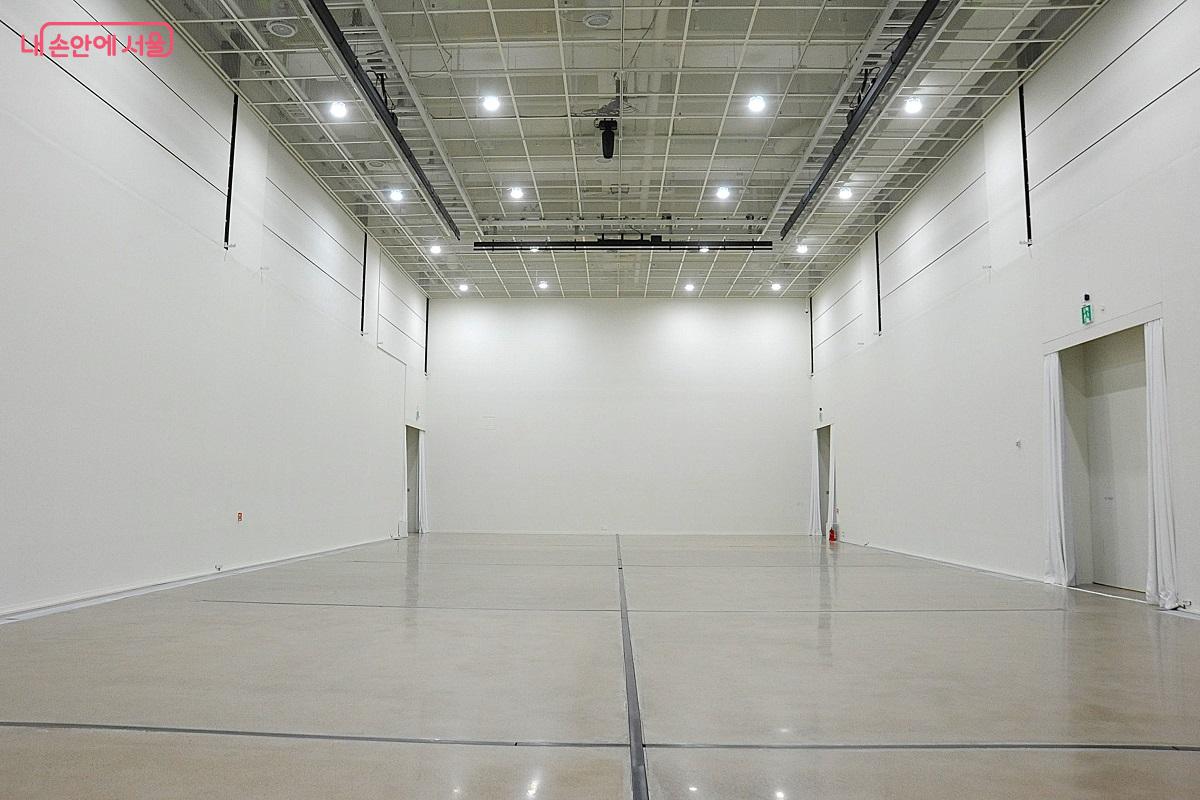 지하 1층의 전시실1 &copy;조수봉