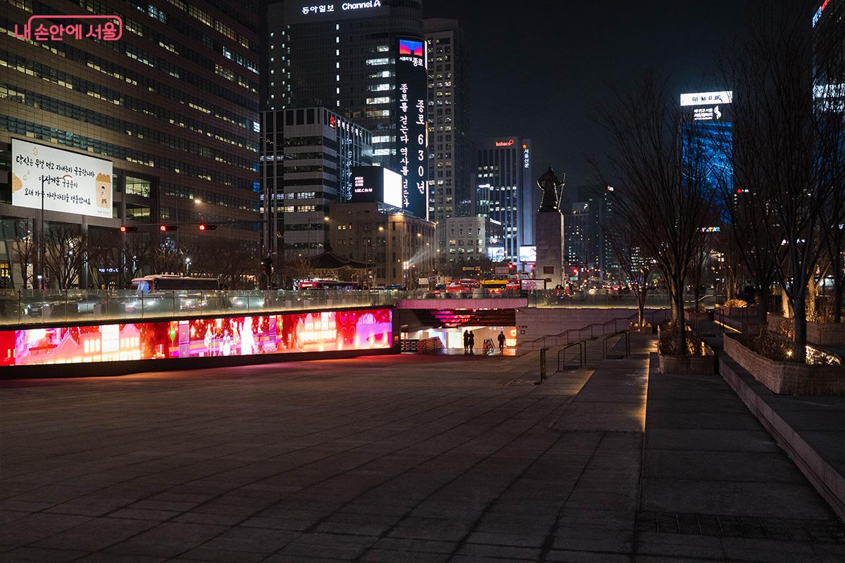 야간 광화문 광장 전경 Ⓒ최승훈