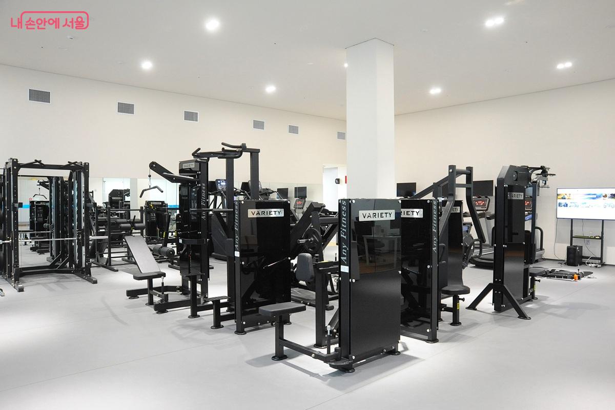 장애&middot;비장애인이 함께 이용 가능한 배리어프리 체력단련실 &copy;조수봉
