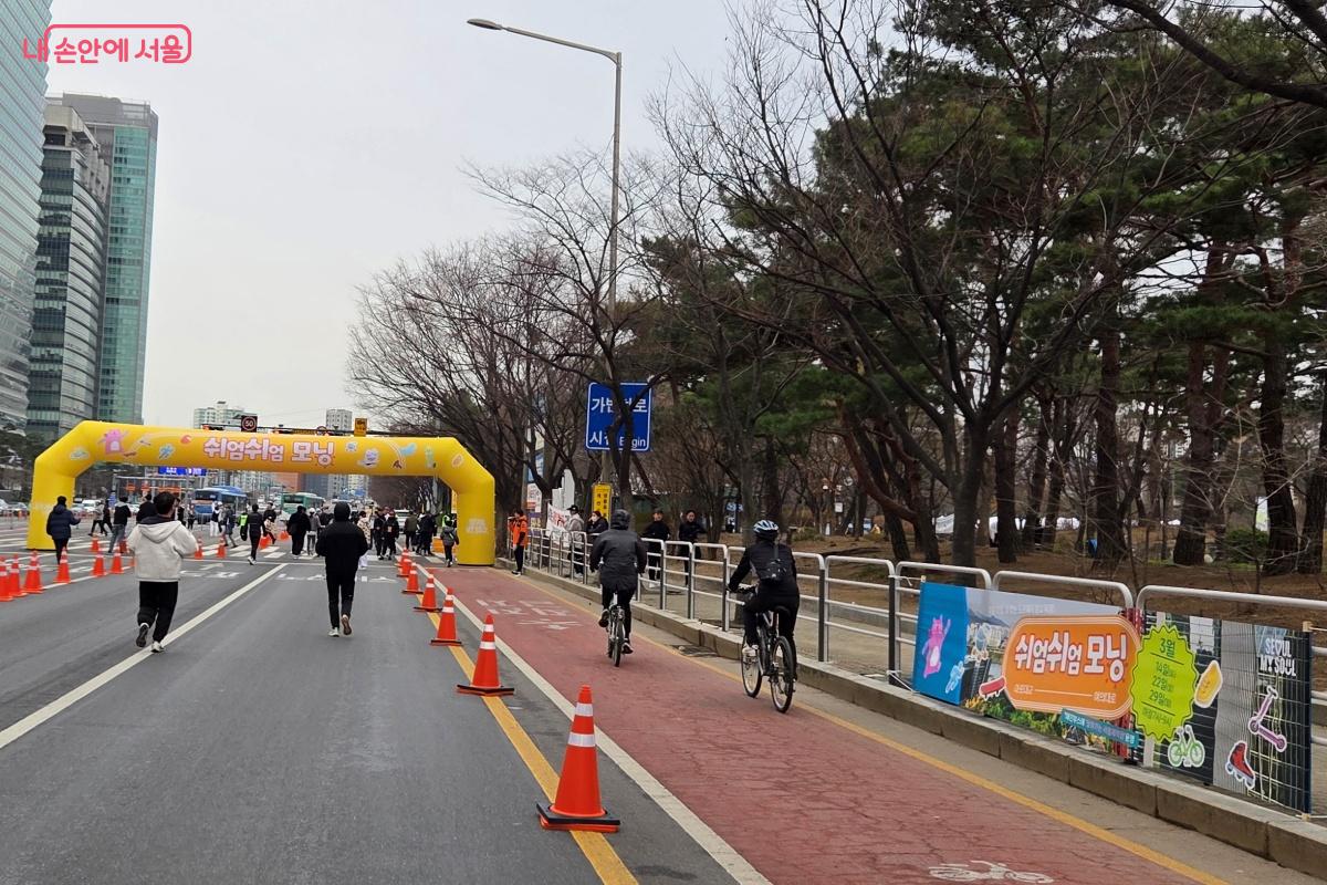 여의대로에서 출발해 마포대교를 지나 반환점을 돌아오는 코스였다. &copy;김미선