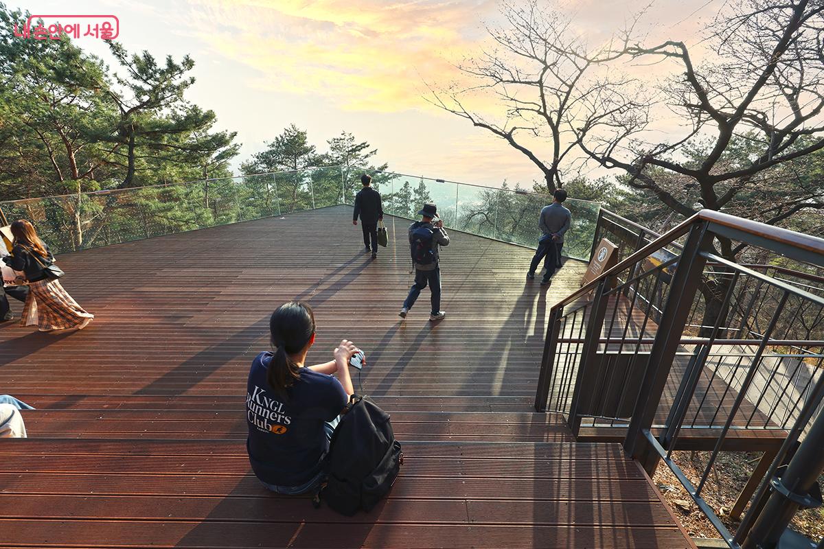 전망대에서 만나는 서울의 노을 풍경 &copy;김주연