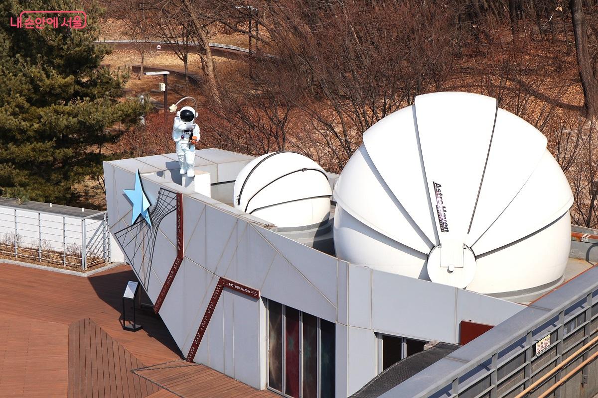 과학관 외부에 설치된 천체 관측 시설. 아이들이 우주를 향한 꿈을 키우는 공간이다. &copy;김대진
