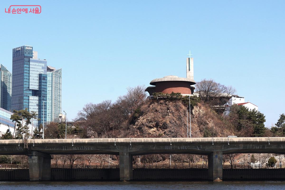 절두산순교성지. 서울의 역사적 장소를 색다른 각도로 마주한다. ⓒ이봉덕