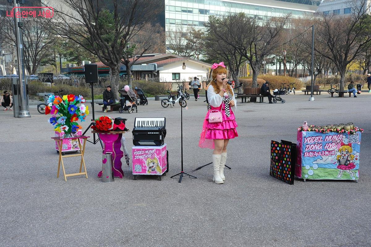 &lsquo;문화의 마당&rsquo;에서 참가자들을 위한 공연이 이루어졌다. &copy;조수봉