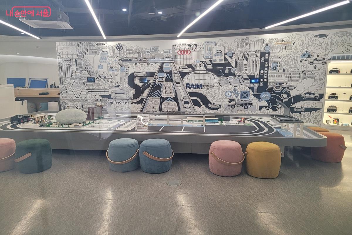 서울로봇인공지능과학관 미래 교통과 스마트 도시 체험 전시 &copy;조연