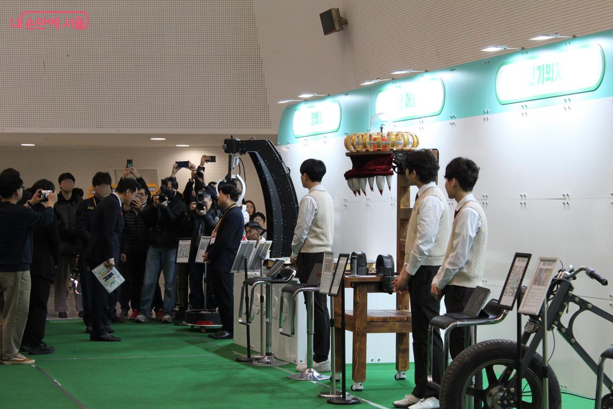 '엉뚱과학존'에 방문한 오세훈 서울시장