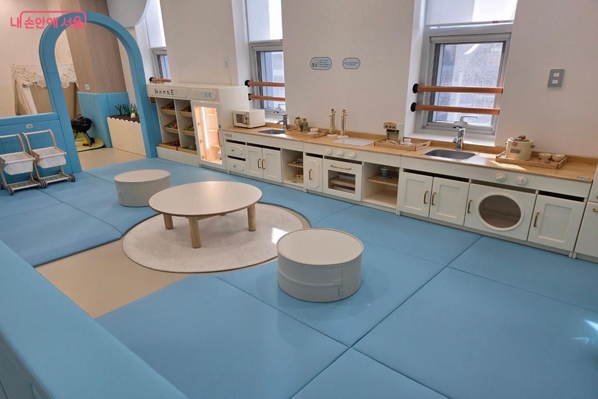 아이들이 좋아하는 주방 놀이 공간 &copy;황승희