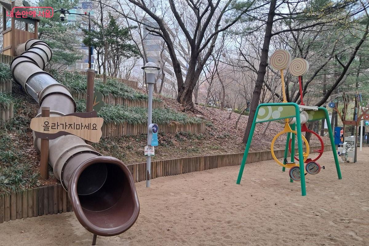 북한산 자락길의 설레는 시작점인 실락어린이공원 ©장형진