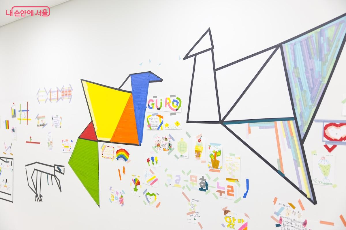 2월 24일 개관일에는 지역 주민들과 함께하는 축하 강연도 열렸다고 한다