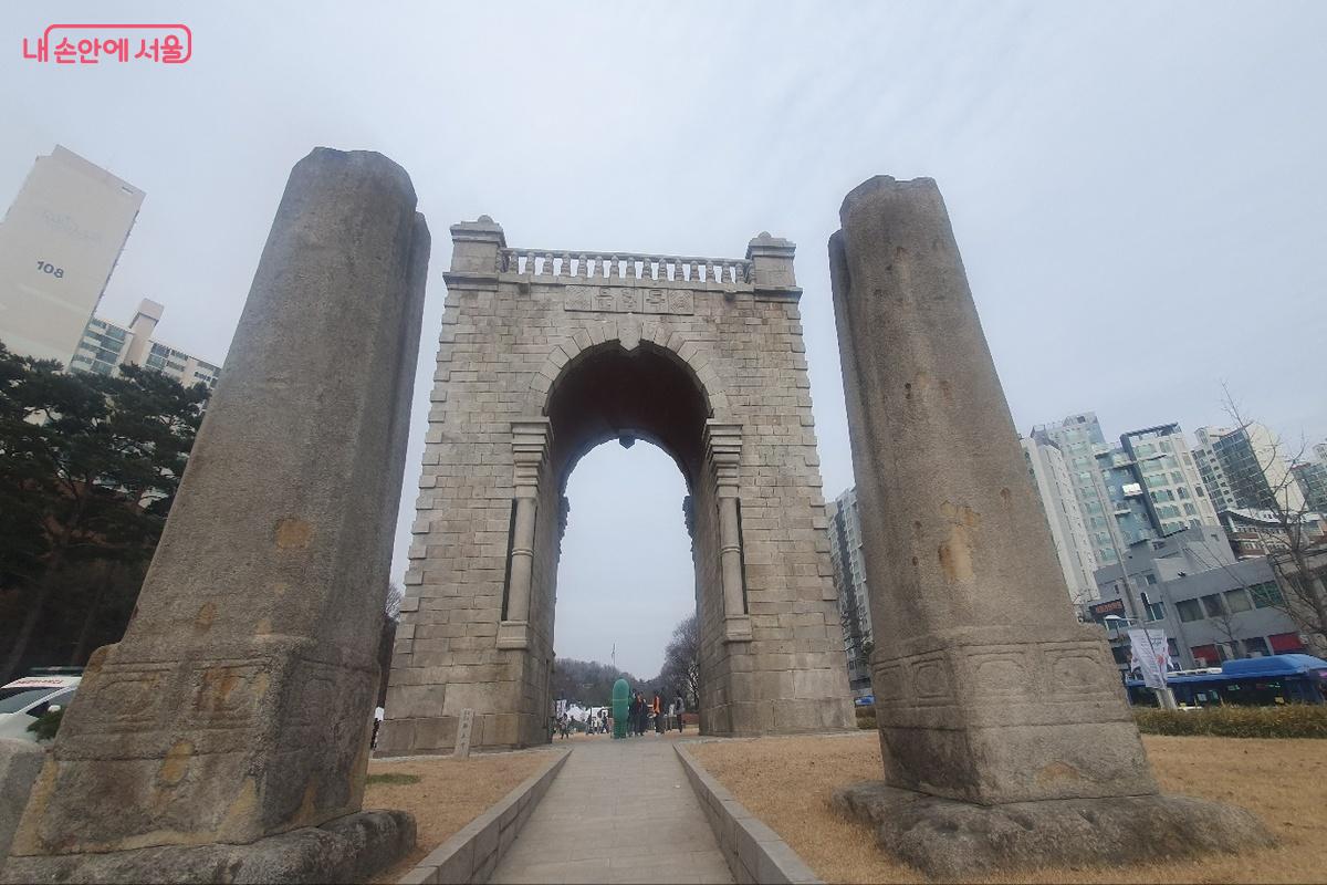 시민들은 대한 독립 만세를 외치며, 애국선열의 숭고한 희생을 기렸다. &copy;조한상