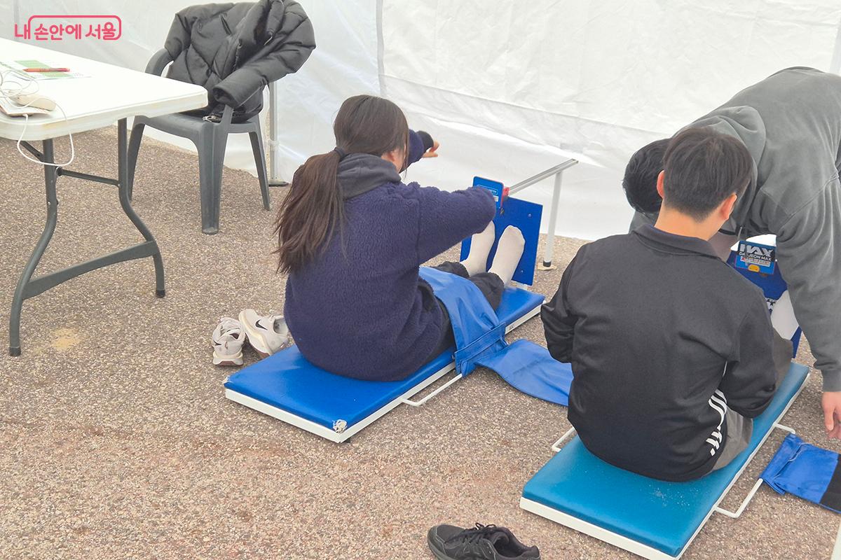 성인뿐만 아니라 유아와 어르신을 위한 맞춤형 측정도 이루어져 큰 호응을 얻었다.