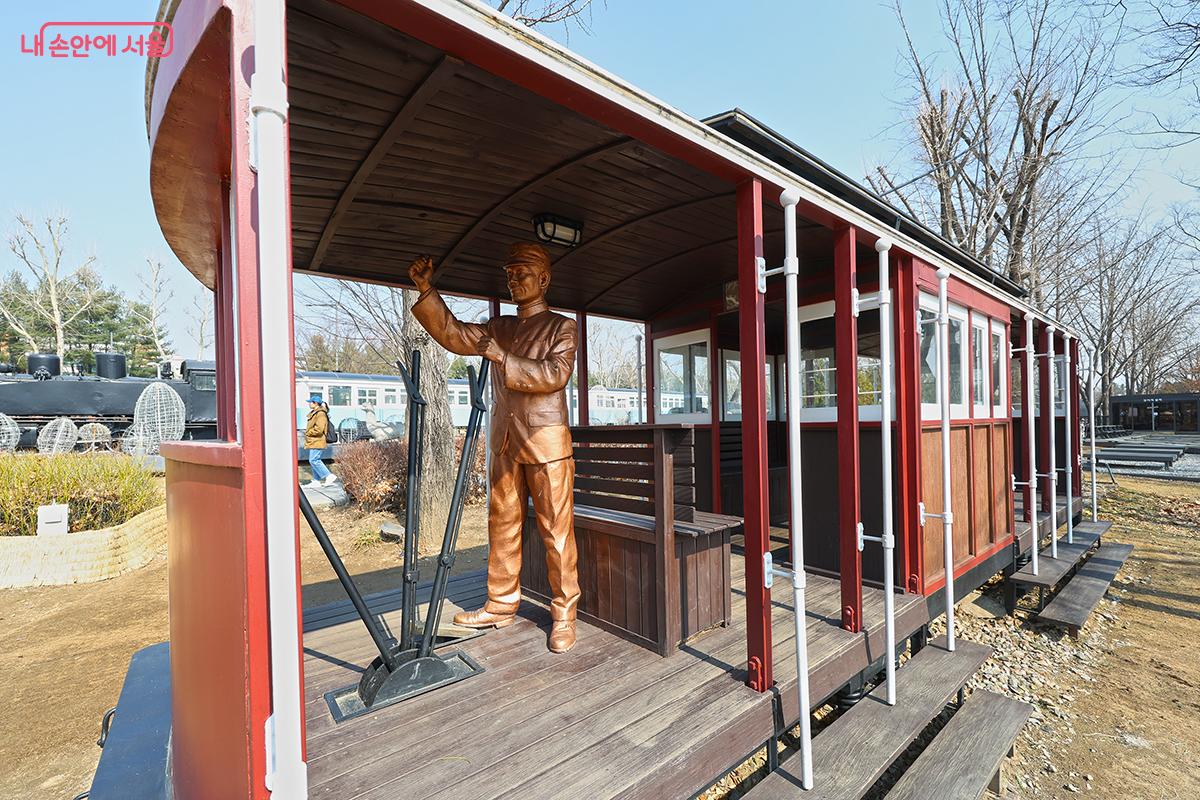 대한제국 시기 최초의 전차를 볼 수 있다. &copy;김주연