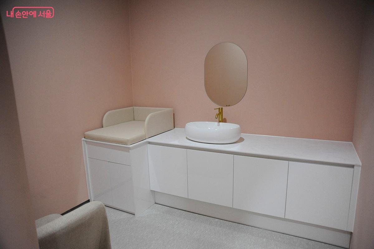 수유실은 문화센터 구역에 위치한다. &copy;조수봉