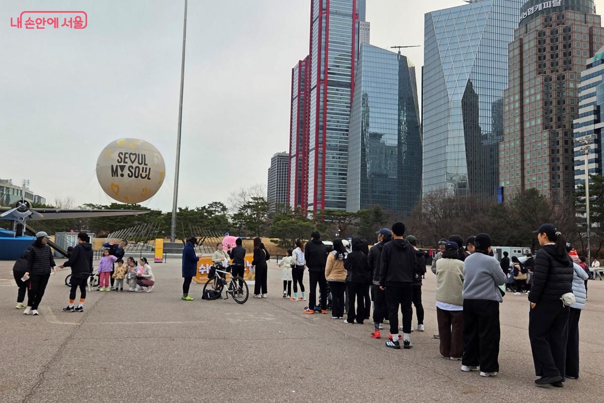 포토존에서 해치와 기념사진을 촬영하기도 했다. &copy;김미선