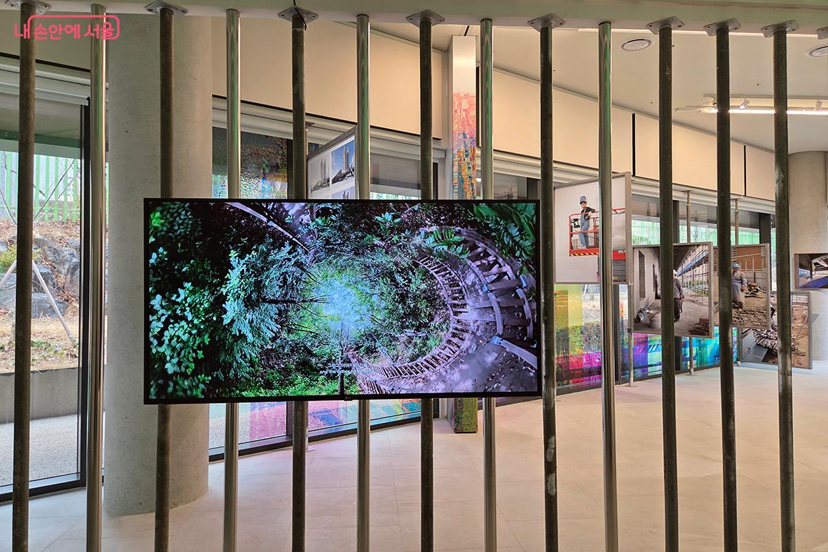 공간과 예술이 어우러지는 서서울미술관 전시 전경 ⓒ이다현