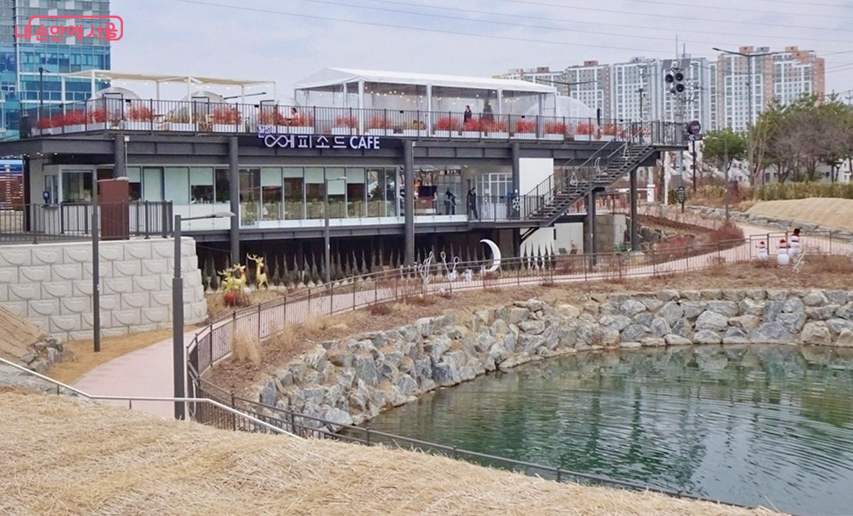 '구파발천 수변활력거점' 사업으로 생겨난 은평 에피소드 카페 ⓒ김종성 