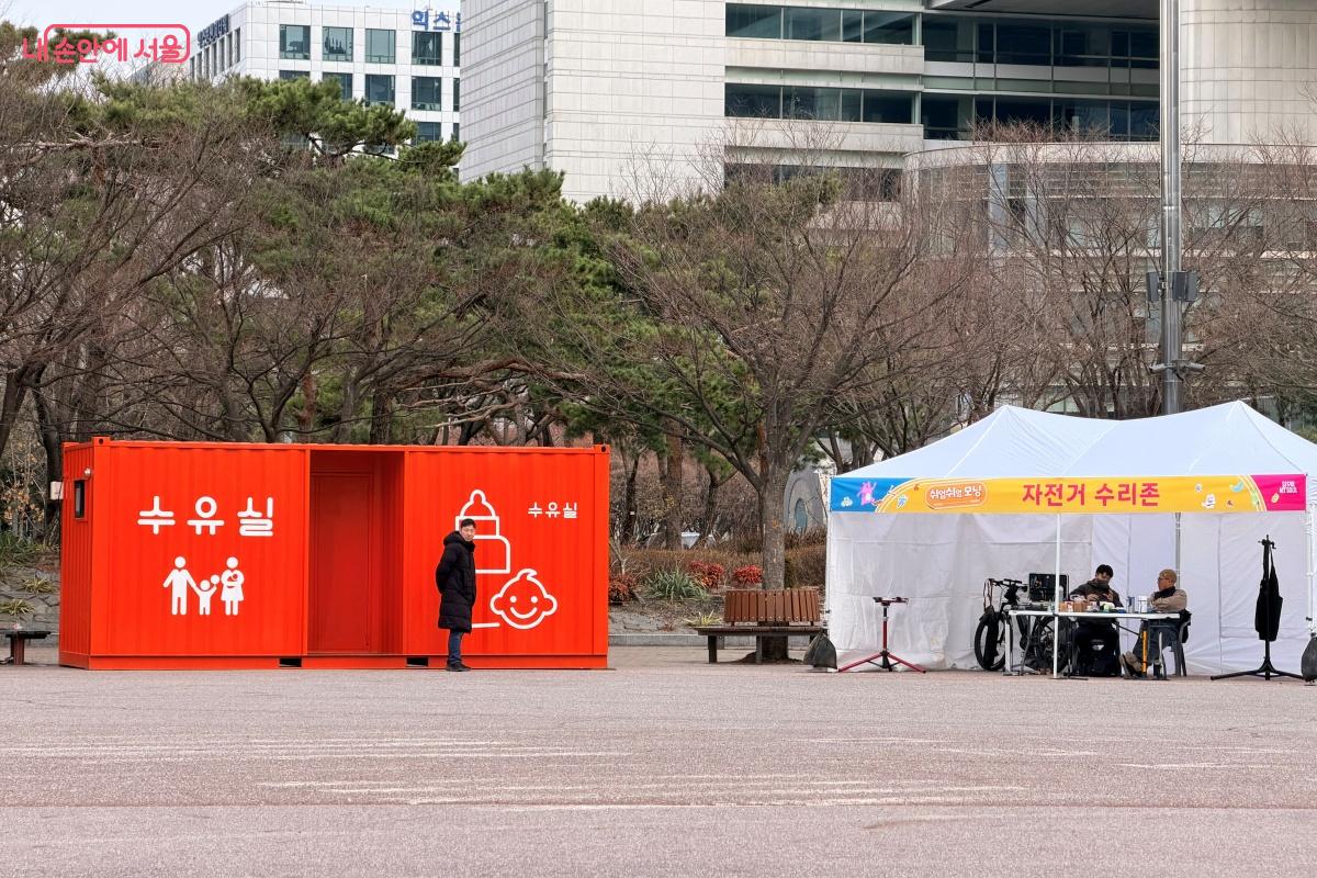 수유실, 자전거 수리존 등이 마련되어 있다. ⓒ노윤지
