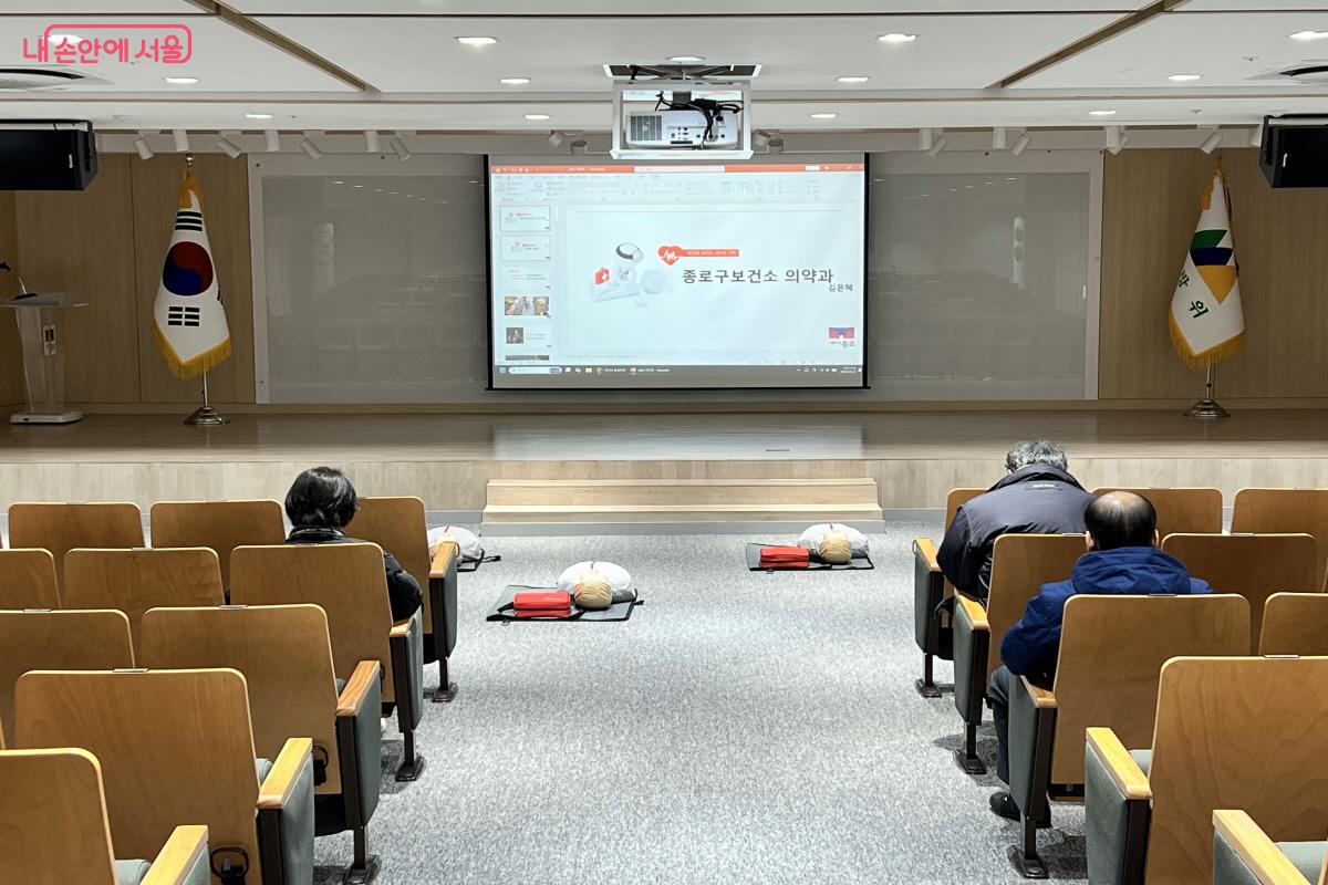 수업은 이론과 실전 연습으로 약 두 시간 진행된다. ⓒ박지영 