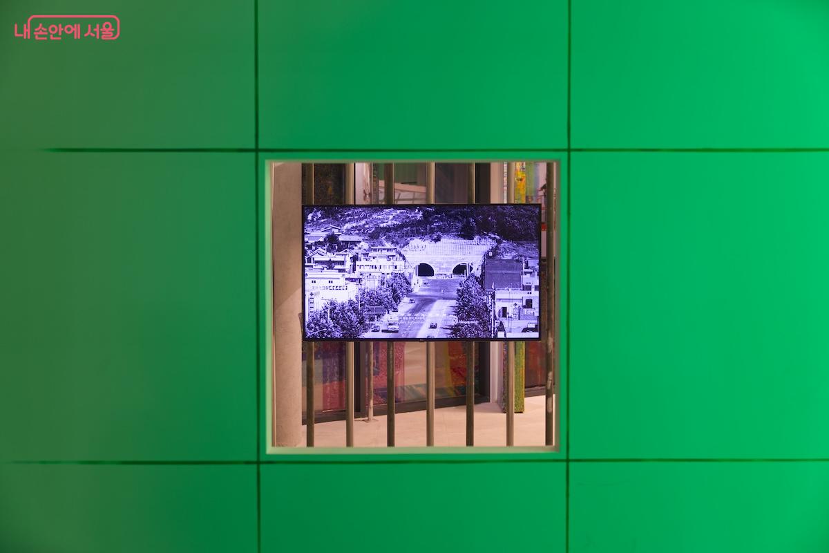 서서울미술관이 왜 뉴미디어 특화 공립미술관인지 잘 알 수 있게 하는 전시다