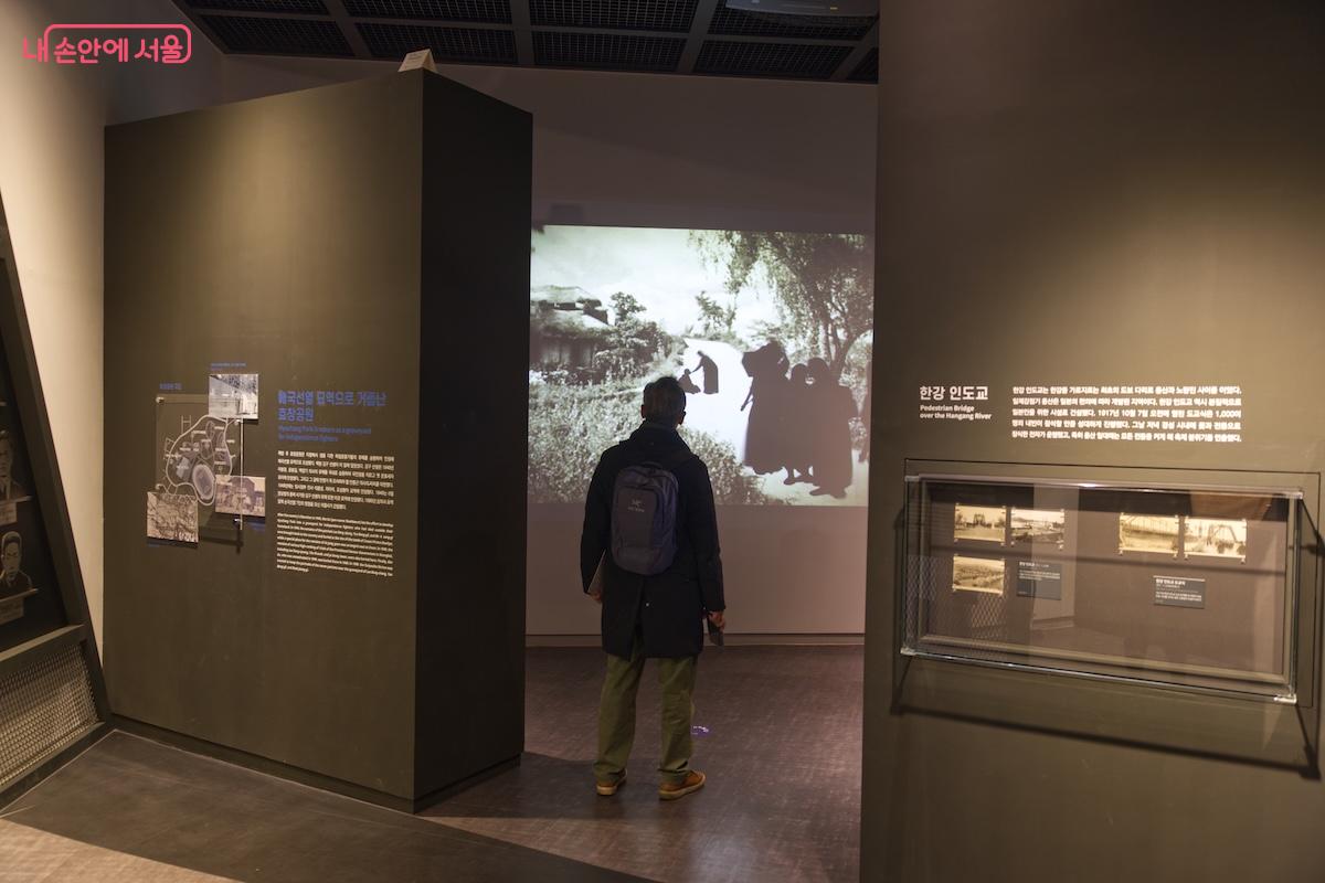 특히 일제강점기와 군사기지로의 용산 이야기가 가장 비중있게 다뤄지고 있었다