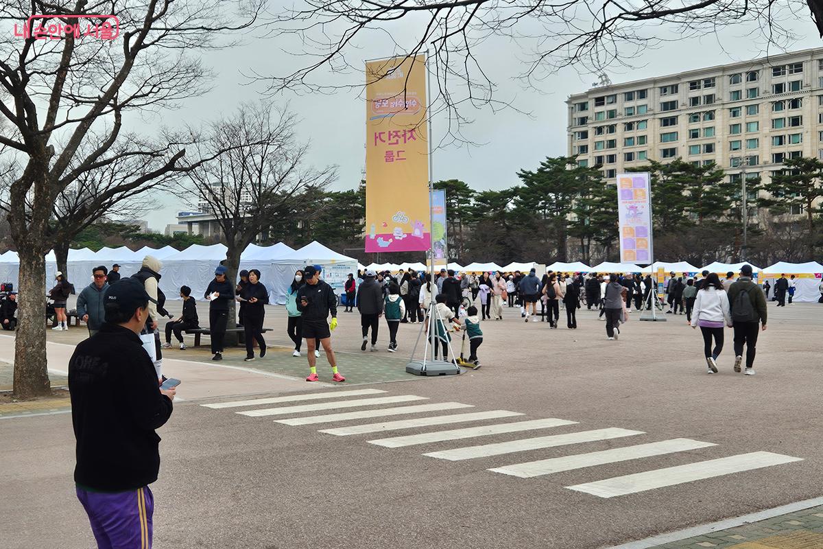이번 행사는 &lsquo;쉬엄쉬엄 모닝&rsquo;이라는 이름처럼, 너무 서두르지 않아도 괜찮다는 메시지를 전해준 것 같다. &copy;이혜숙
