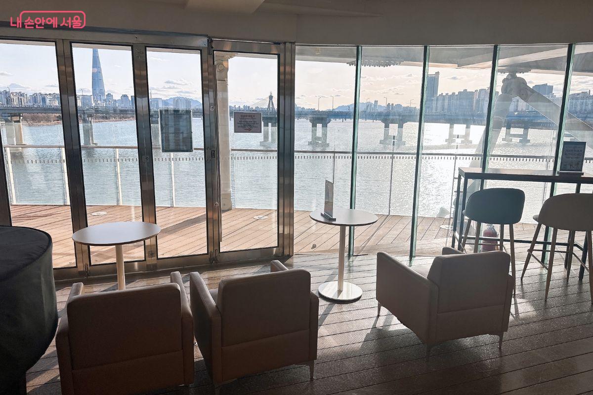  광진교 8번가는 한강을 색다르게 만날 수 있는 공간이다. &copy;김재형