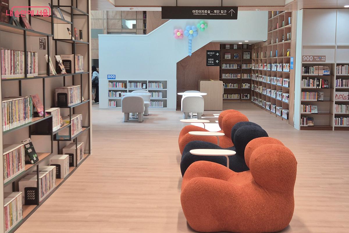 누구나 읽고, 쉬고, 머물며 모두가 안전하고 편안하게 책을 만날 수 있는 열린 도서관 ©백승훈